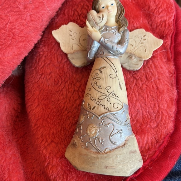 Elements Love you Grandma Angel Holding a Heart - Picture 7 of 9